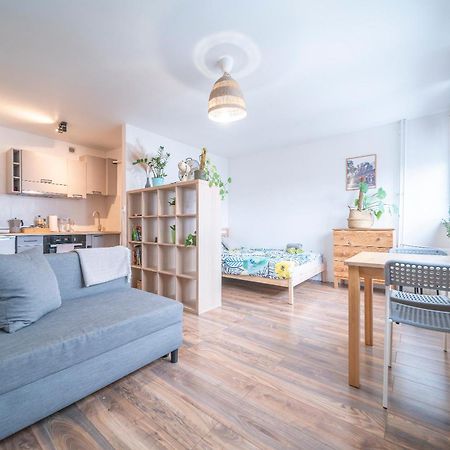 Appartamento 10Th Floor Studio In The City Center Of Breslavia Esterno foto