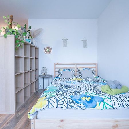 Appartamento 10Th Floor Studio In The City Center Of Breslavia Esterno foto